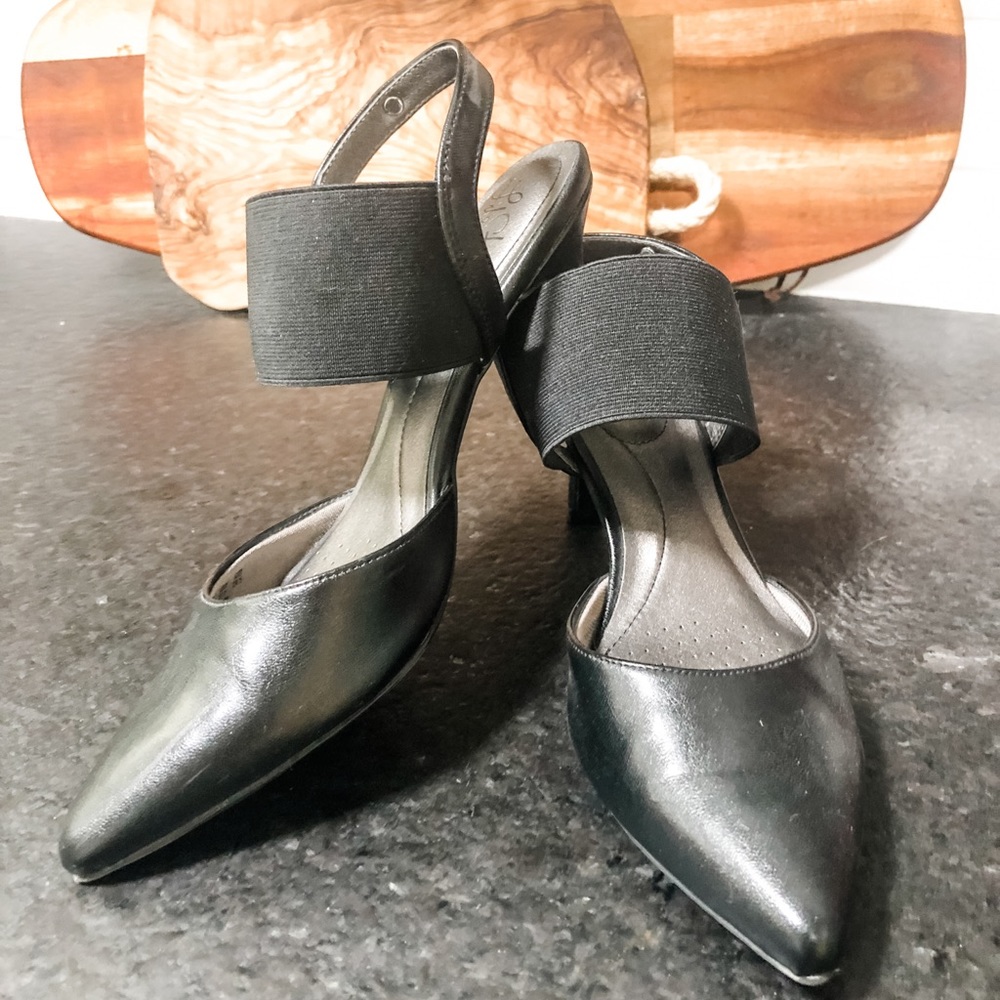 ⭐️SOLD⭐️Life Stride Soft Systems Black Heels